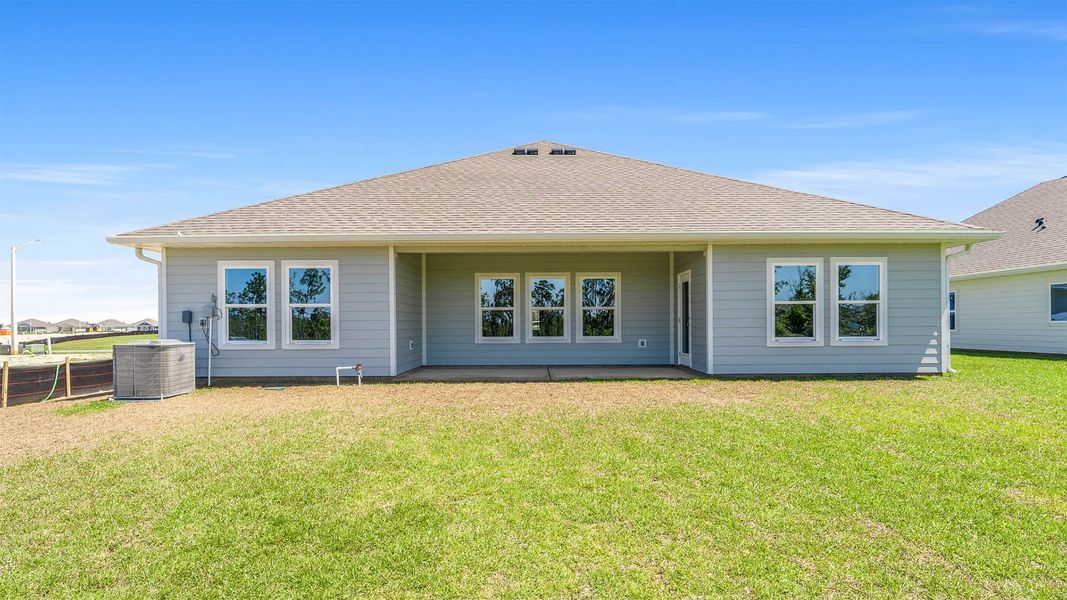Representative exterior details of a home built from the The Victoria by D.R. Horton in Titus Park, Panama City (Image 4).
