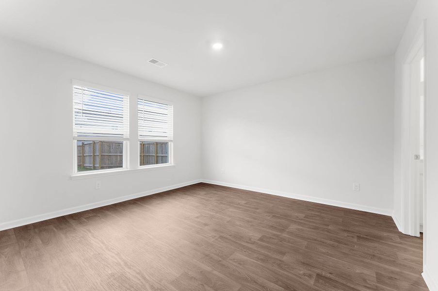Spacious, unfurnished interior of a new home in , Summerville (Image 19).