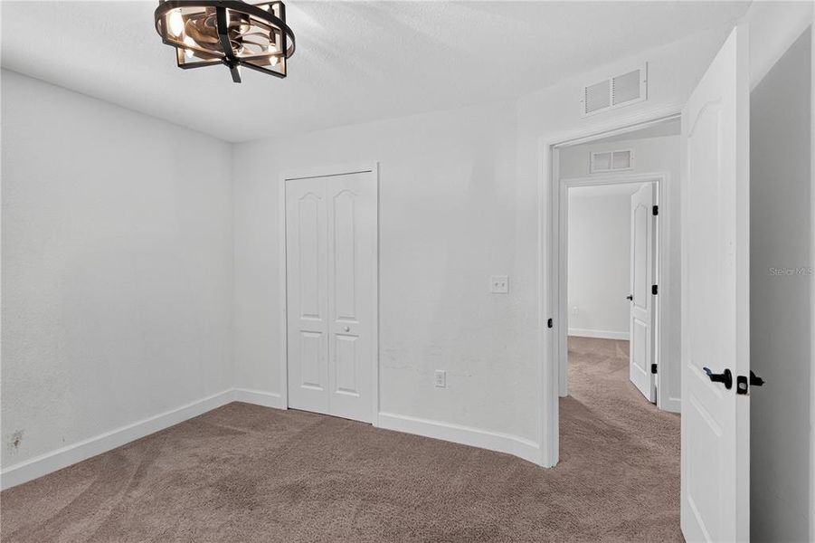 Spacious, unfurnished interior of a new home in , Sebring (Image 31).
