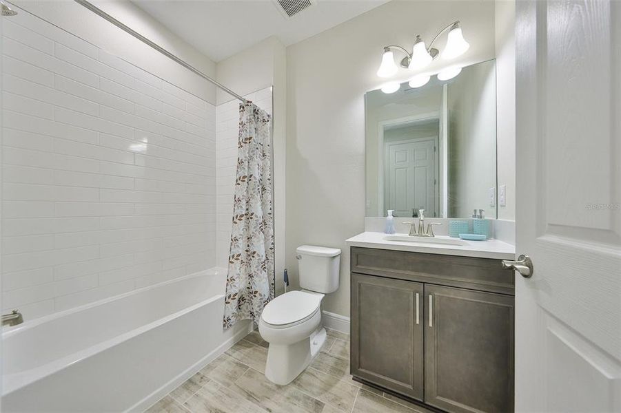 Furnished interior view inside a new home in Triple Creek, Riverview (Image 9).