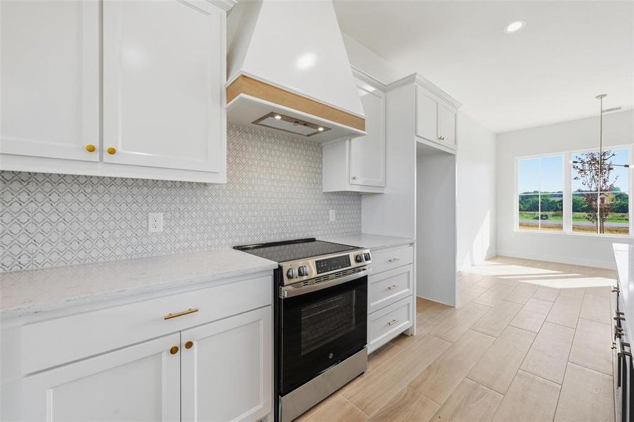 Furnished interior view inside a new home in , Boyd (Image 14).