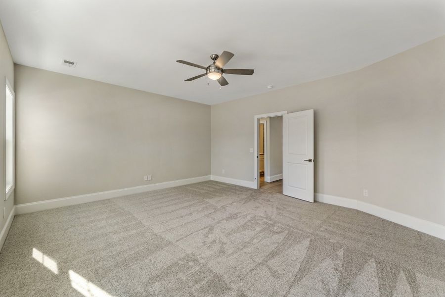 Spacious, unfurnished interior of a new home in Walnut Grove, Easley (Image 49).