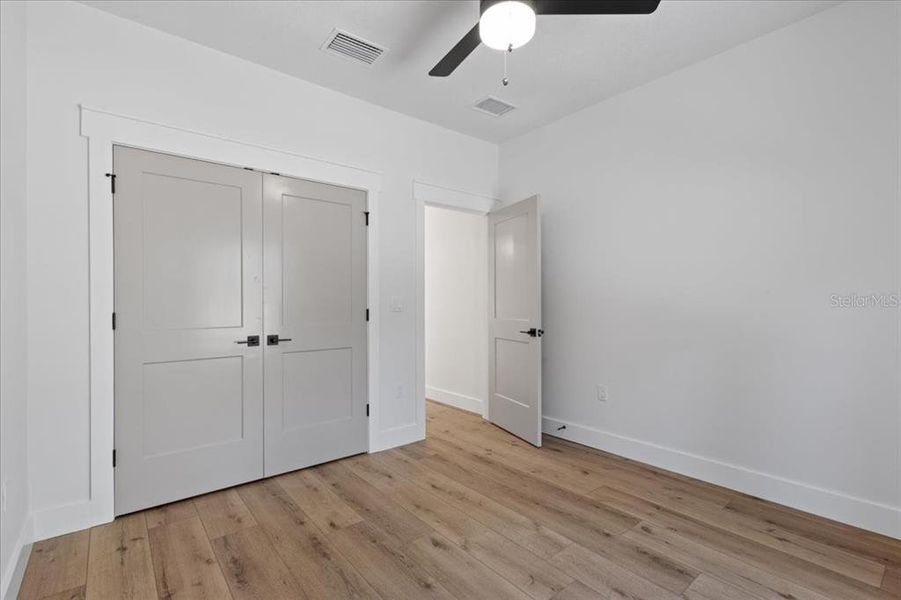 Spacious, unfurnished interior of a new home in , Fanning Springs (Image 42).