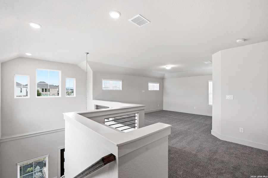 Spacious, unfurnished interior of a new home in Stillwater Ranch, San Antonio (Image 22).