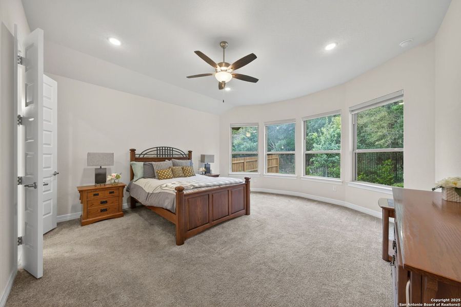 Furnished interior view inside a new home in Cibolo Crossing, Universal City (Image 10).