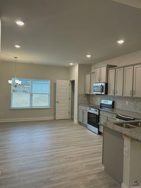 Image 6 of a home in Barrington Place. Image 6 of a home in Barrington Place.