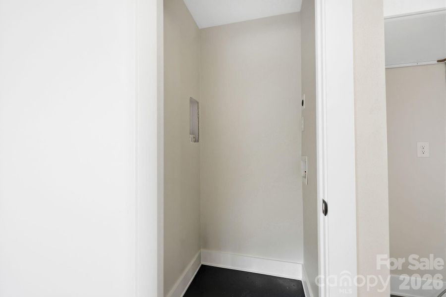 Spacious, unfurnished interior of a new home in , Asheville (Image 24).