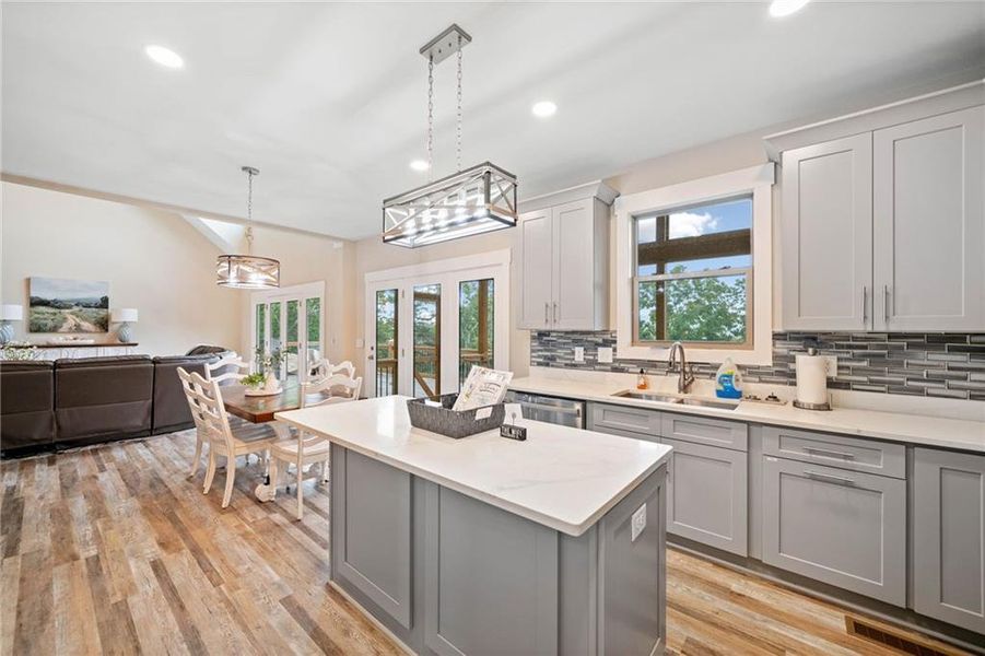 Furnished interior view inside a new home in , Waleska (Image 14).