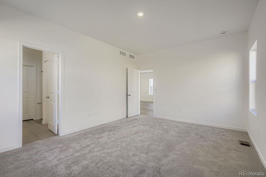 Spacious, unfurnished interior of a new home in Ledge Rock: The Petal Collection, Johnstown (Image 9).