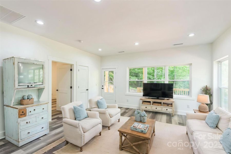 Furnished interior view inside a new home in , Lake Lure (Image 5).