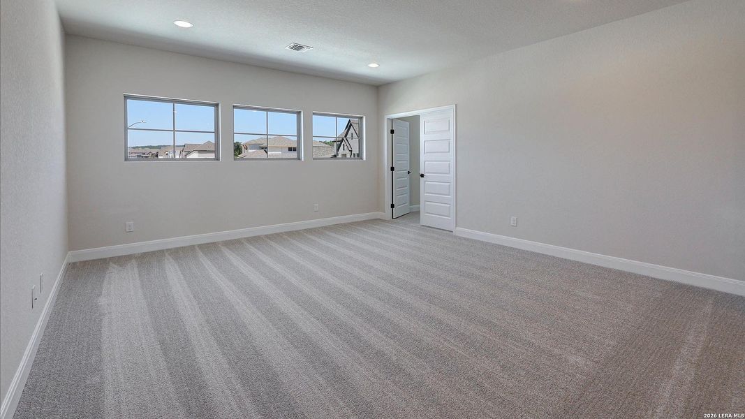 Spacious, unfurnished interior of a new home in Kallison Ranch, San Antonio (Image 15).