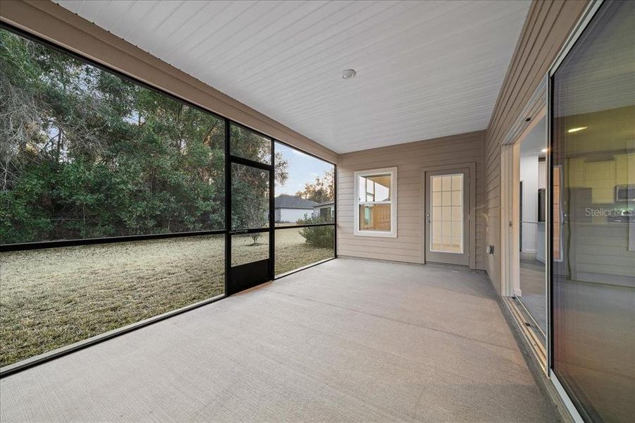 Exterior details and patio area of a home in Grand Park North, Dunnellon (Image 38).
