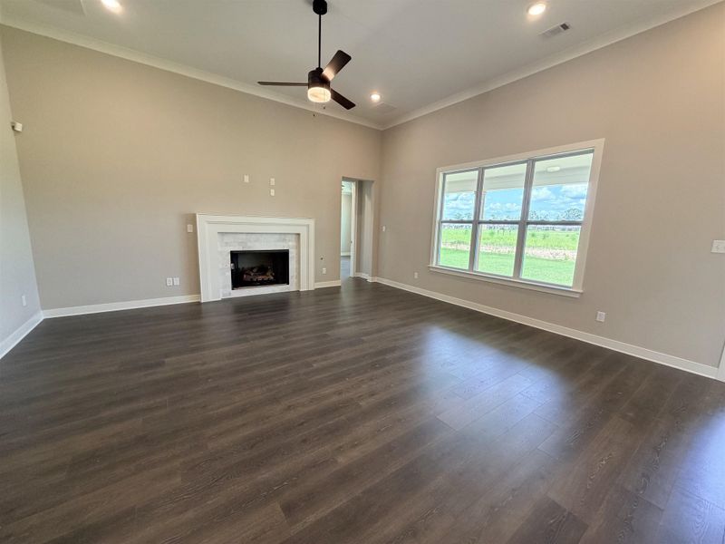 Spacious, unfurnished interior of a new home in Lockwood, Collierville (Image 29).