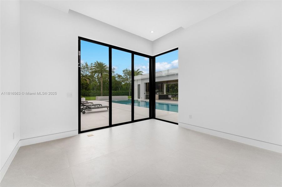 Spacious, unfurnished interior of a new home in , Miami (Image 51).