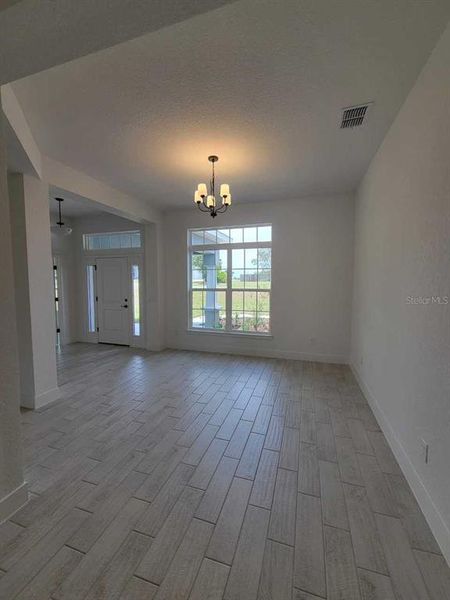 Spacious, unfurnished interior of a new home in , Ocala (Image 14).