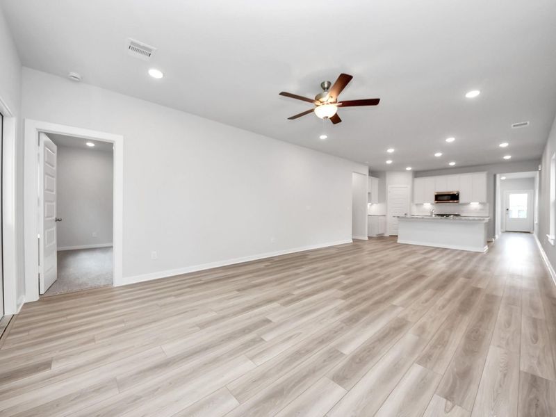 Spacious, unfurnished interior of a new home in Windmill Estates, Magnolia (Image 29).