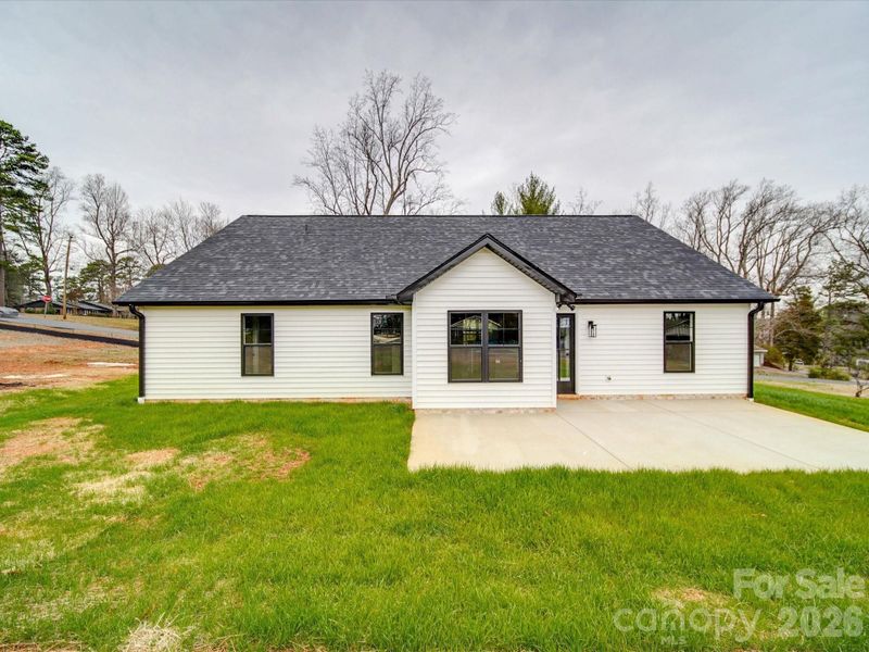 Exterior details and patio area of a home in , Mount Pleasant (Image 4).