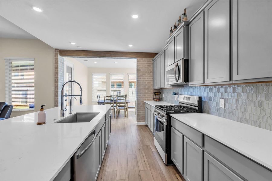 Furnished interior view inside a new home in , Baytown (Image 23).