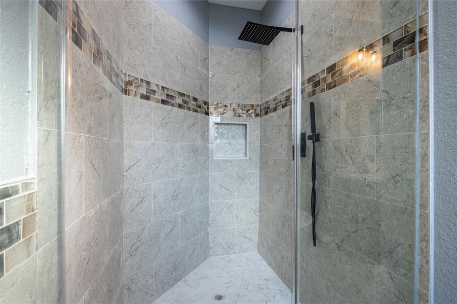 Close-up of interior finishes inside a home in , Texas City (Image 10).