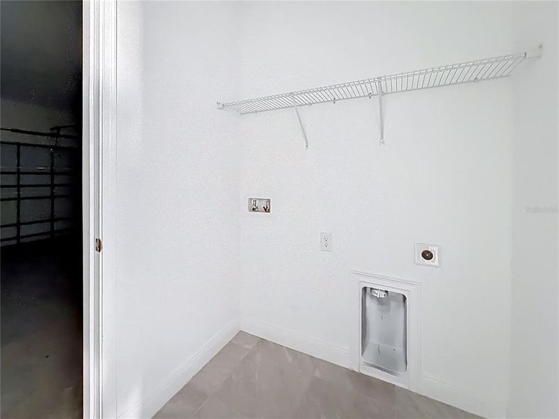 Spacious, unfurnished interior of a new home in , Ocala (Image 40).