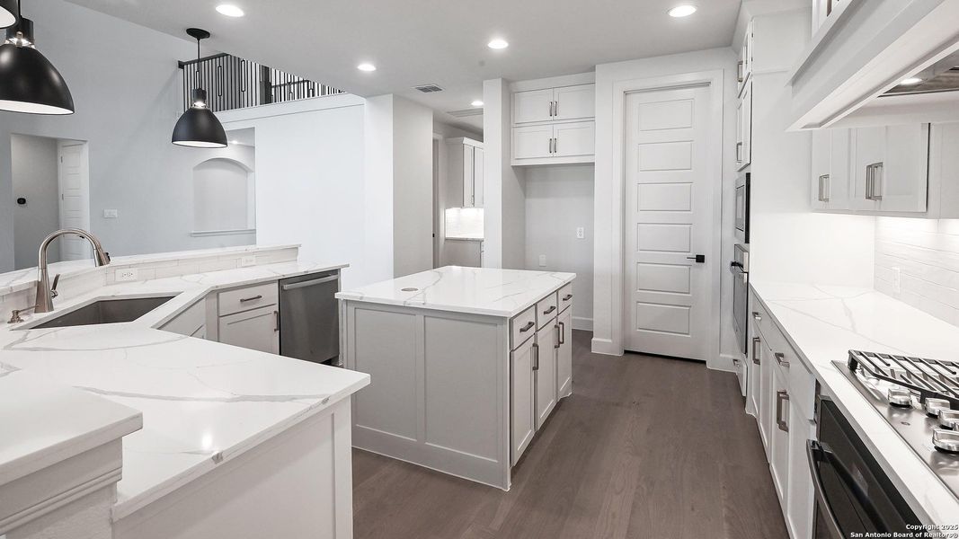 Furnished interior view inside a new home in Kinder Ranch 70', San Antonio (Image 8). Furnished interior view inside a new home in Kinder Ranch 70', San Antonio (Image 8).