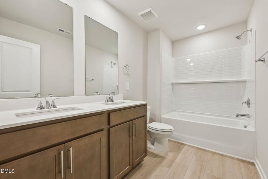 44-web-or-mls-Oak Manor - Raleigh - 153 44-web-or-mls-Oak Manor - Raleigh - 153