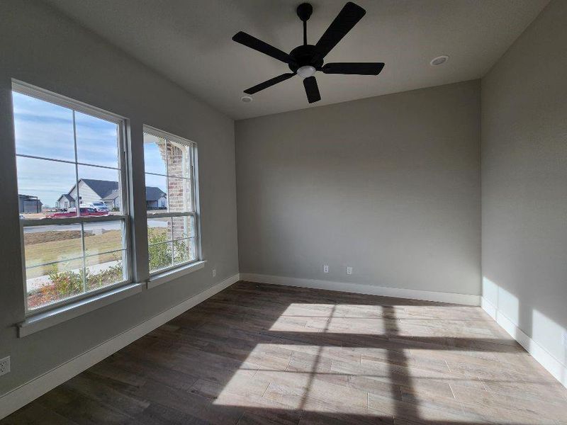 Spacious, unfurnished interior of a new home in Rocky Top, Krum (Image 9).