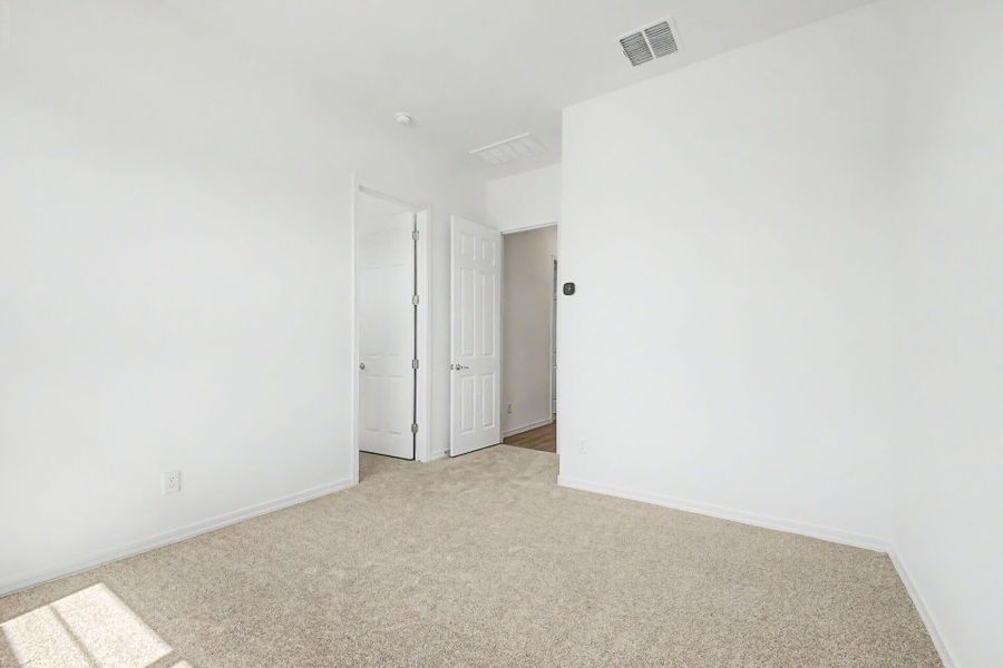 Spacious, unfurnished interior of a new home in Las Ventanas - RV Collection, Goodyear (Image 11).