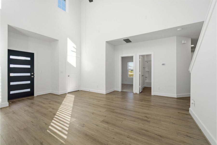 Representative unfurnished interior of a home built from the Alder by CastleRock Communities in Notting Hill, Converse (Image 22).