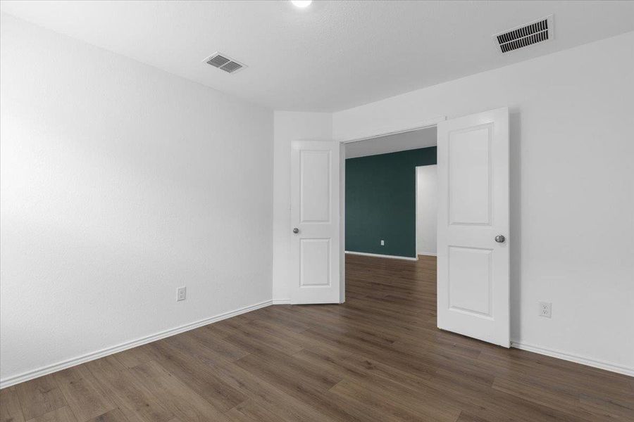 Spacious, unfurnished interior of a new home in Waterstone, Kyle (Image 16).