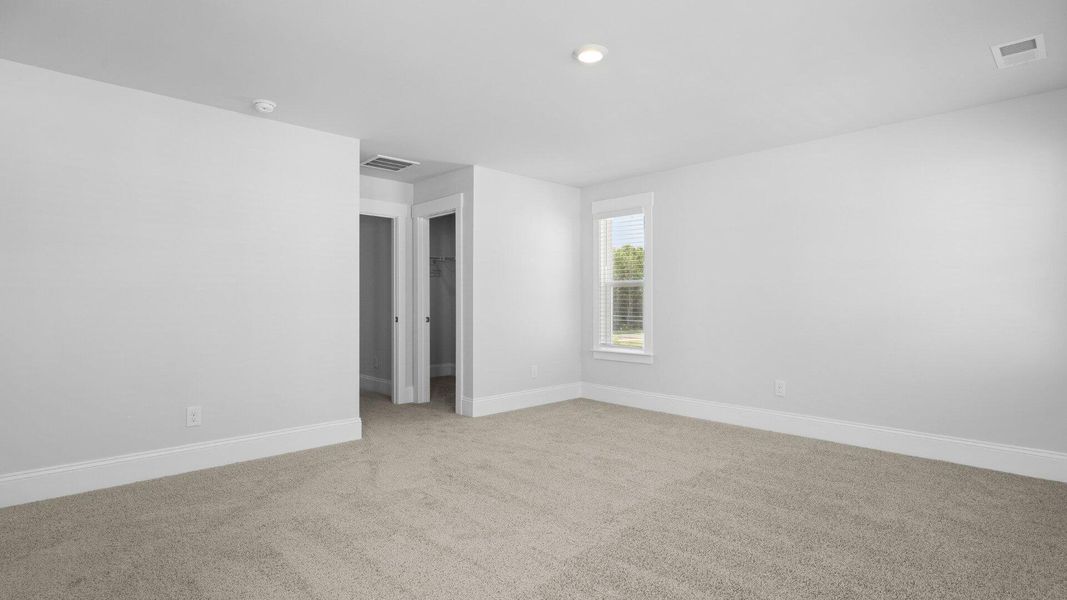 Spacious, unfurnished interior of a new home in Sheep Island, Summerville (Image 29).