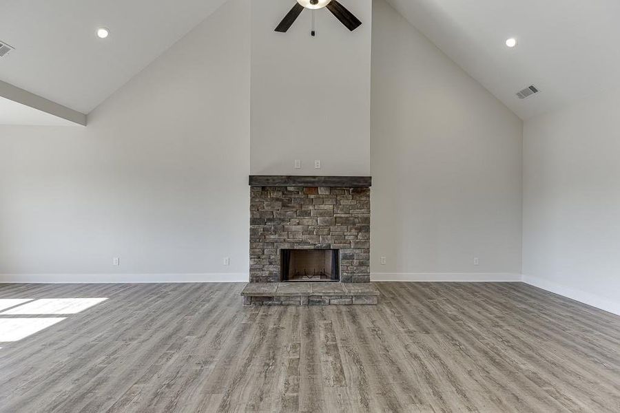 Spacious, unfurnished interior of a new home in , Hartwell (Image 27).