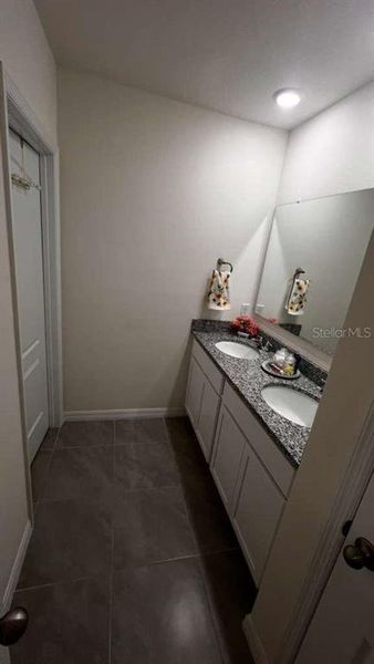 Furnished interior view inside a new home in , Ocoee (Image 8).