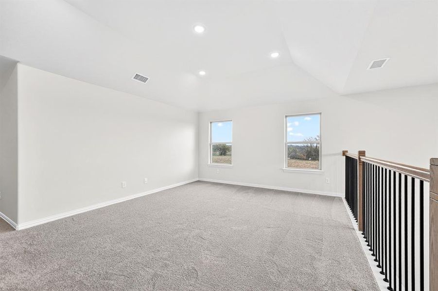 Spacious, unfurnished interior of a new home in Lily Creek at Sutton Fields, Aubrey (Image 27). Spacious, unfurnished interior of a new home in Lily Creek at Sutton Fields, Aubrey (Image 27).