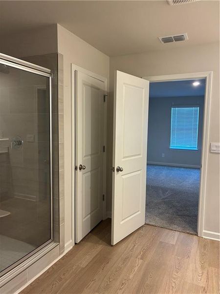 Spacious, unfurnished interior of a new home in Hamilton Crossing, Buford (Image 20).
