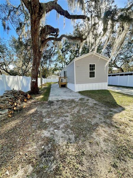 Exterior details and patio area of a home in , New Port Richey (Image 17).