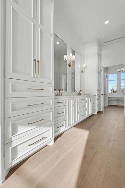 Furnished interior view inside a new home in , Galveston (Image 10).