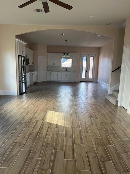 Spacious, unfurnished interior of a new home in , Houston (Image 8).