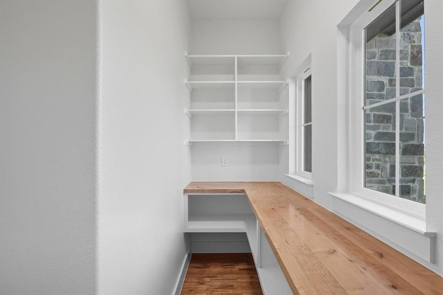 Spacious, unfurnished interior of a new home in , Venus (Image 21). Spacious, unfurnished interior of a new home in , Venus (Image 21).