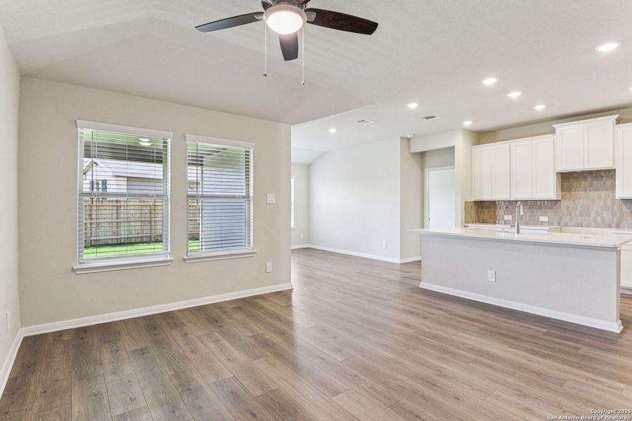 Spacious, unfurnished interior of a new home in Remington Ranch, San Antonio (Image 15).