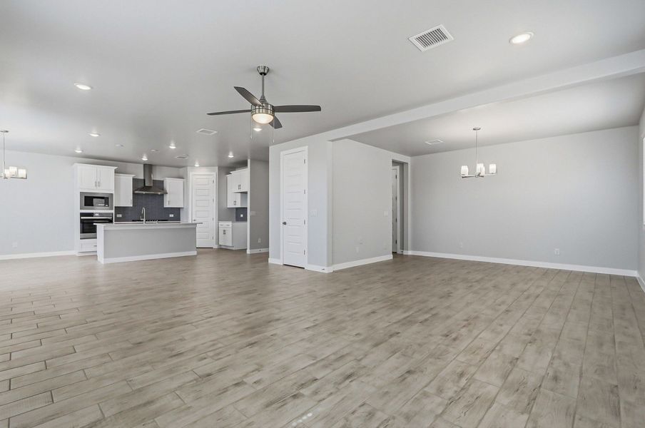 Spacious, unfurnished interior of a new home in Emerald Estates, El Paso (Image 20).