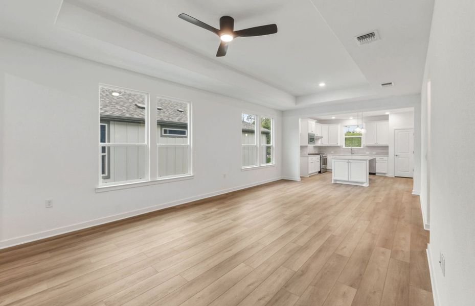 Spacious, unfurnished interior of a new home in Sun City Texas, Georgetown (Image 15).