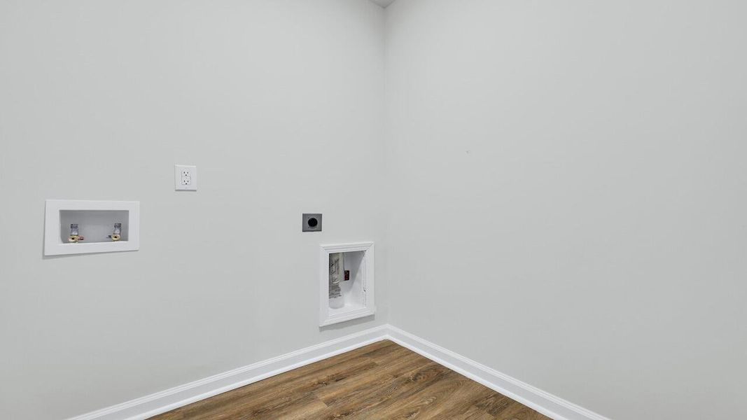 Spacious, unfurnished interior of a new home in Hillcrest, Ravenel (Image 13).