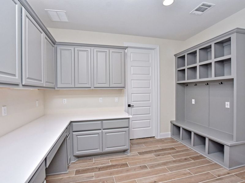 Representative furnished interior of a home built from the Avalon by Giddens Homes in Scofield Farms Estates, Georgetown (Image 78).