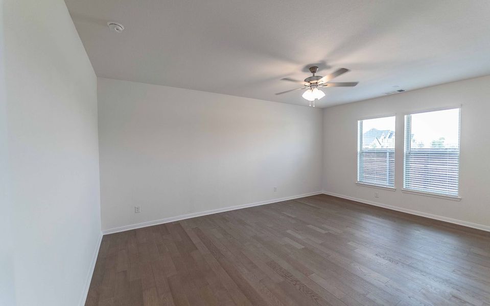Spacious, unfurnished interior of a new home in Solterra, Mesquite (Image 12).