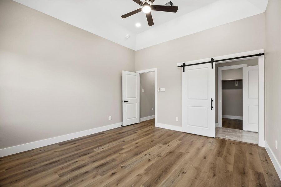 Spacious, unfurnished interior of a new home in , Houston (Image 24).
