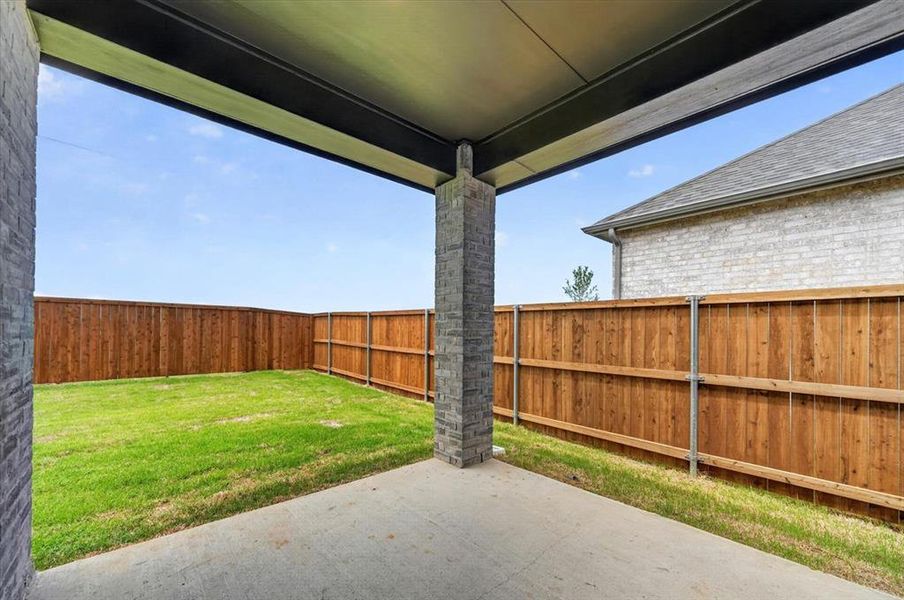 Exterior details and patio area of a home in Heritage Ranch, Sherman (Image 19).