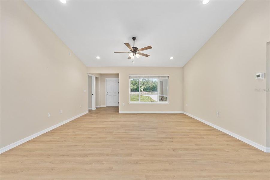 Spacious, unfurnished interior of a new home in , Dunnellon (Image 42). Spacious, unfurnished interior of a new home in , Dunnellon (Image 42).
