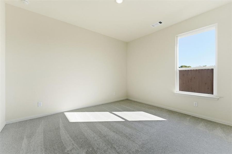 Spacious, unfurnished interior of a new home in Waterford Park, Weatherford (Image 18).