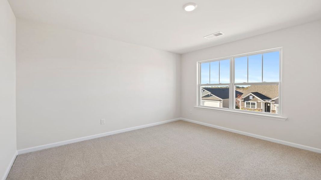 Spacious, unfurnished interior of a new home in Sage Grove, Lyman (Image 24).